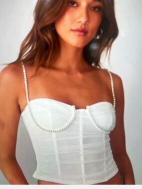 American Threads cute white top with rhinestones